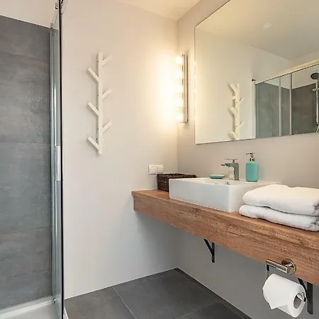 Viu Old Town Balcony Апартаменты *